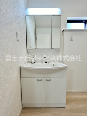 【独立洗面台】 | 島田市向谷元町 3期 | 独立洗面台あり、毎朝おしゃれに忙しい女性の方におすすめです