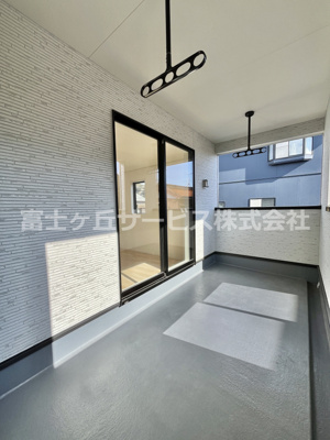 【バルコニー】 | 島田市向谷元町 3期 | 外からの目が気にならないバルコニーで洗濯物が干せます