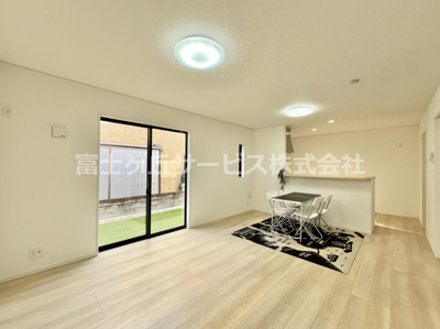 【居間・リビング】 | 島田市向谷元町 3期 | LDK16帖