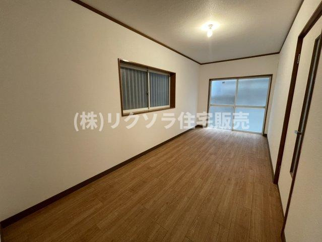 走谷2丁目　中古一戸建ての洋室|洋室8.5帖
■物件内覧・資金計画相談・住宅ローン相談、リフォーム相談、お問合せ受付中■
※当日・翌日のご内覧、ご相談はお電話でのお問合せがスムーズです！