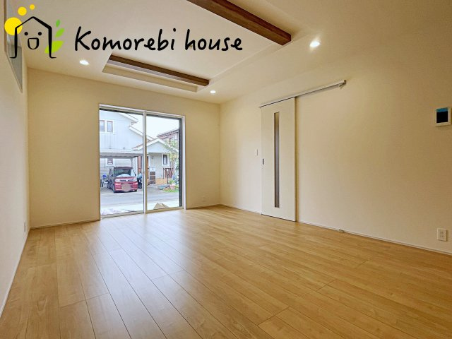 北足立郡伊奈町中央4丁目　新築一戸建て　ブルーミングガーデン　01の居間・リビング|おしゃれなリビングです