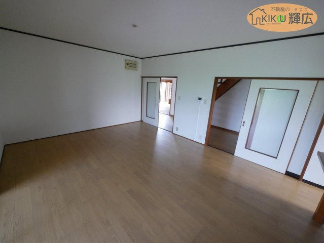 【居間・リビング】 | 加古川市西神吉町鼎　中古戸建