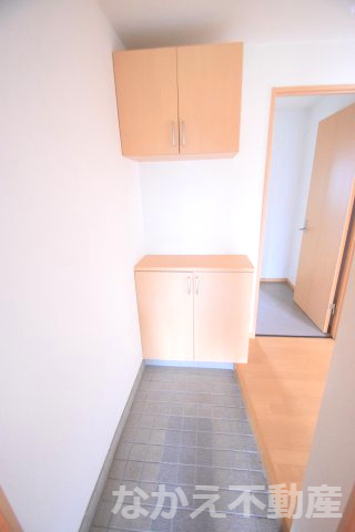 【玄関】 | 収納もある玄関です