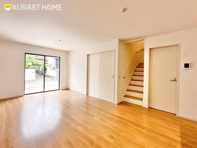 向日市寺戸町大牧　新築戸建の居間・リビング