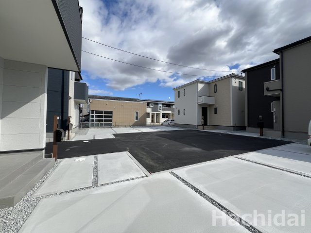 碧南市日進町（新築一戸建）の前面道路含む現地写真