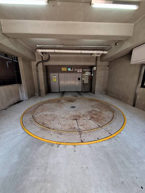 アルス川崎の駐車場