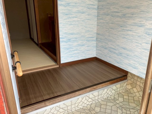 相生町戸建の玄関