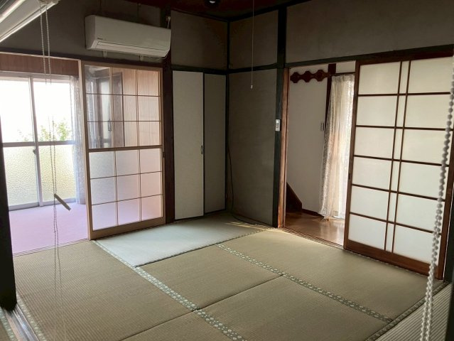 相生町戸建の居間・リビング