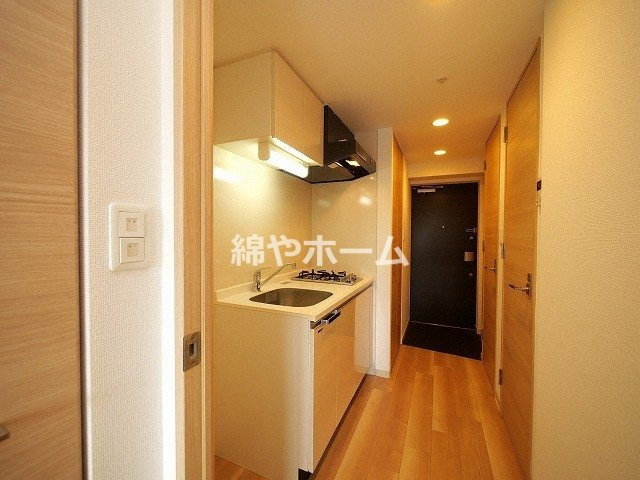 ファステート玉造駅前ダミュウの内装|明るい色調の室内です