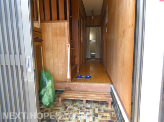 【玄関】 | 尼崎市東難波町５丁目中古戸建 | 玄関です♪お好きなリフォームを楽しんでみませんか？ぜひ現地をご確認ください！！※リフォームが必要です。