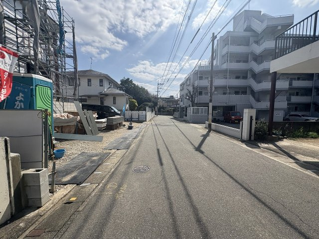 【その他】 | 福岡市南区寺塚1丁目1期　2号棟（全3棟）【仲介手数料無料・0円】 | 現地写真。前面道路です。