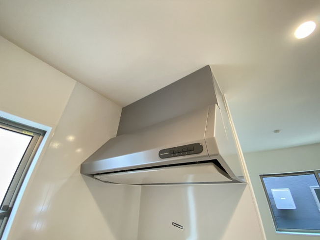 【キッチン】 | 福岡市南区寺塚1丁目1期　2号棟（全3棟）【仲介手数料無料・0円】 | 施工例。施工例は完成時と異なる場合があります。