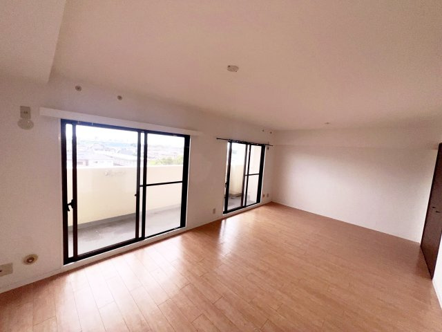 チサンマンション紀の川の居間・リビング