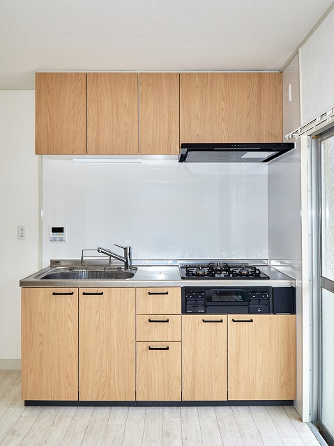 大沢マンションのキッチン|システムキッチン