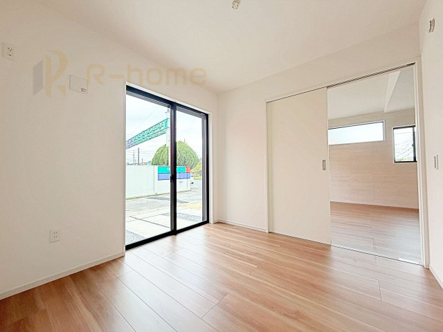 龍ケ崎市野原町4期　新築戸建て　3号棟の和室|リビング隣接の洋室はゲストルーム、キッズスペースとしても利用可能♪