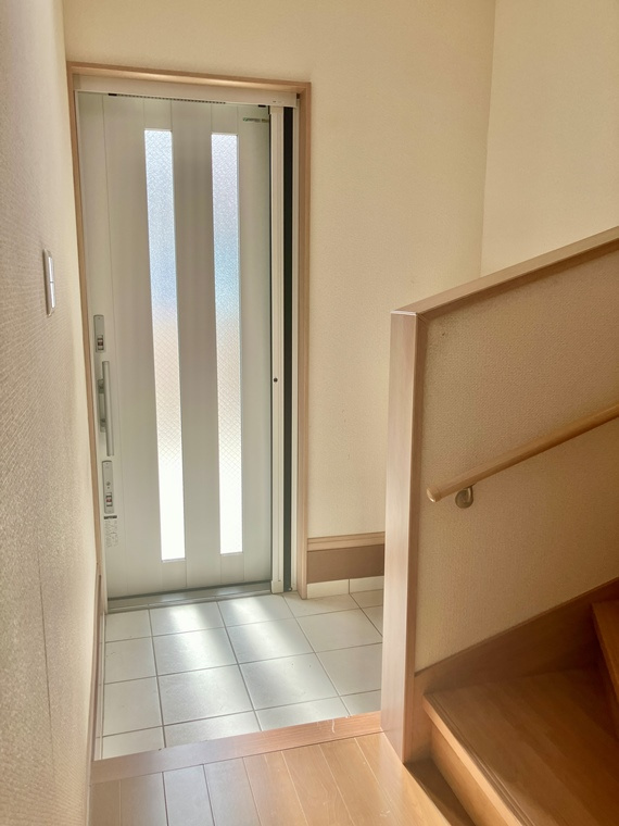 本牧元町戸建の玄関