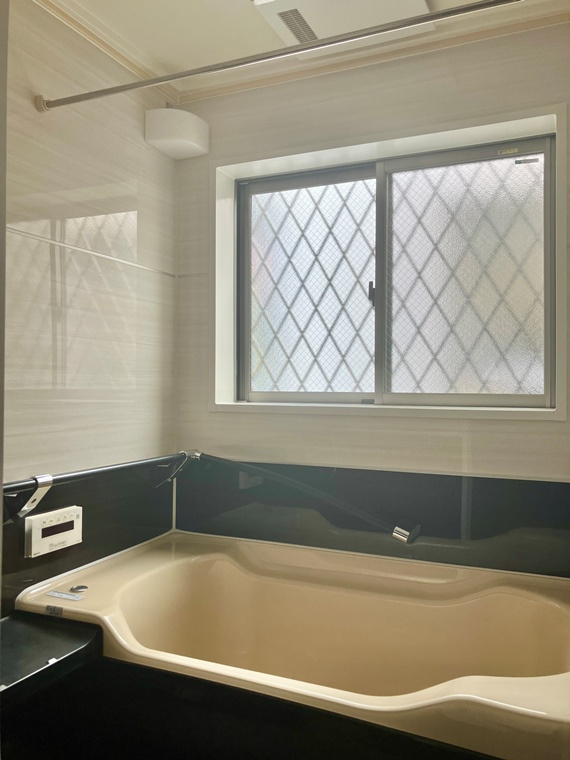 本牧元町戸建の浴室