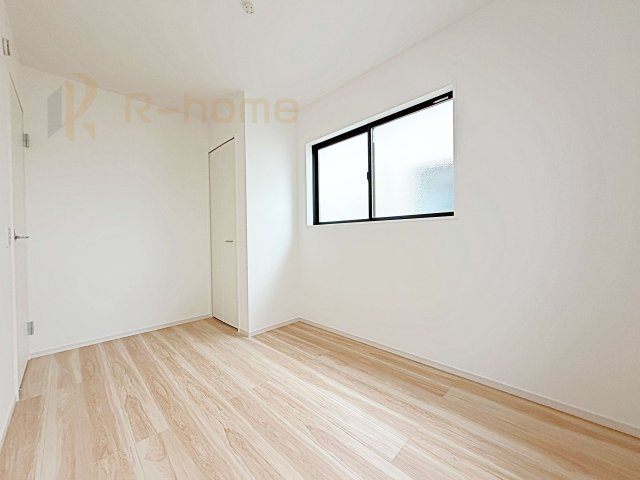 龍ケ崎市野原町4期　新築戸建て　4号棟の洋室|全居室に収納を完備♪スッキリとした快適な居住空間を確保！