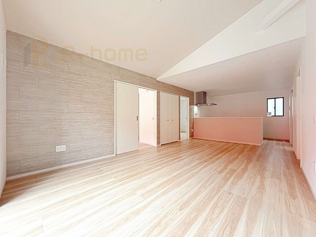 龍ケ崎市野原町4期　新築戸建て　4号棟の居間・リビング|広々としたLDK♪充分な広さがあり、ご家族でインテリアのレイアウトを考えるのも楽しみですね！