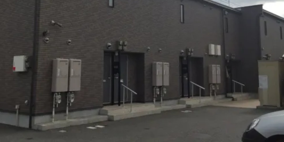 レオネクストひまわりのエントランス