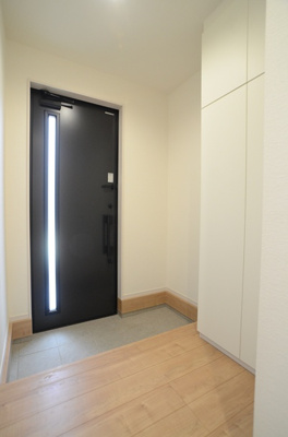 【玄関】 | 座間市座間1丁目　新築戸建て　全２棟【仲介手数料無料】