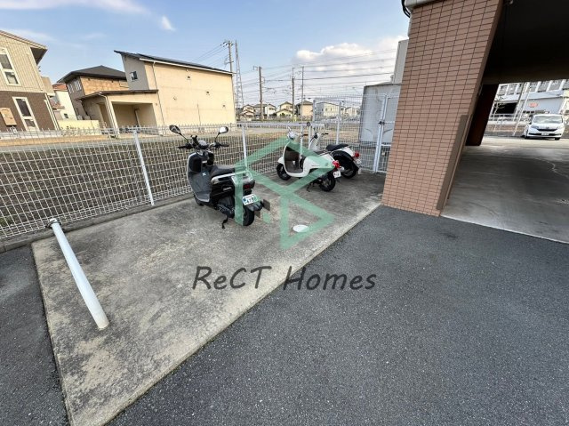 ブランジュールの駐車場