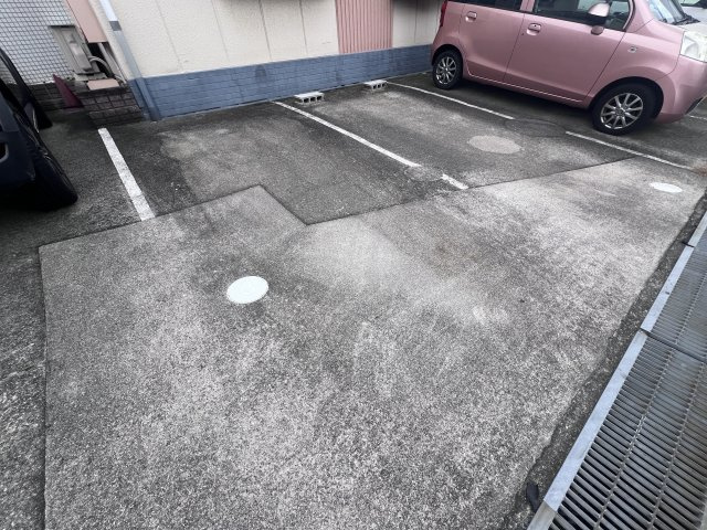 ドゥ・ホーム魚住の駐車場