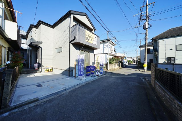 【横浜市瀬谷区南瀬谷1丁目25-25新築戸建て】★仲介手数料無料★（南瀬谷小学校・南瀬谷中学校）の前面道路含む現地写真