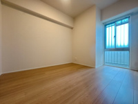 【洋室】 | エンゼルハイム大濠公園南☆仲介手数料無料☆ | 一人ひとり快適な空間は違うからこそ、家具の配置もアレンジしやすいシンプルなデザインに。