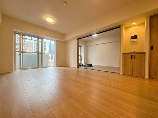 【居間・リビング】 | エンゼルハイム大濠公園南☆仲介手数料無料☆ | ゆっくり過ごしたり食事をしたり、日々の暮らしに彩りを添えてくれる、そんな楽しく豊かな空間になりそうです。