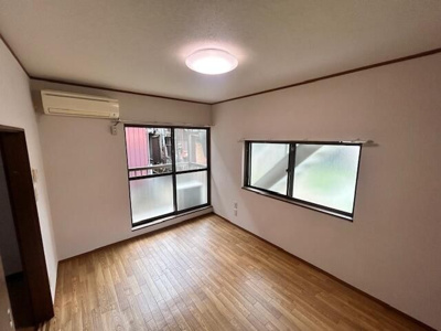 【寝室】 | Ｃ’ユーノス | 広くて明るい寝室