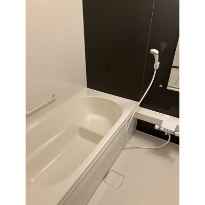 【浴室】 | リコルテ東福生 | 足を延ばしてゆっくりと浸かれる一坪バス
追い焚き、浴室乾燥機完備してます