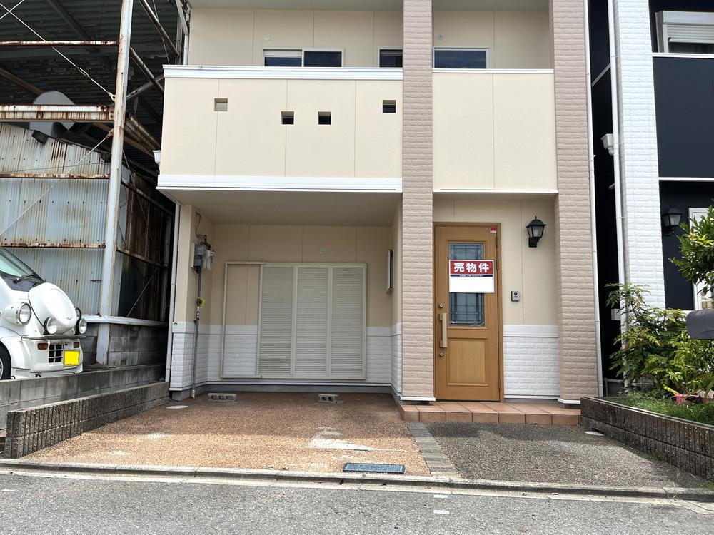 南寺方東通4丁目　中古一戸建ての駐車場|■物件内覧・資金計画相談・住宅ローン相談、リフォーム相談、お問合せ受付中■
※当日・翌日のご内覧、ご相談はお電話でのお問合せがスムーズです！
