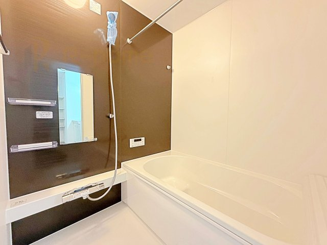 守谷市松ケ丘5期　新築戸建て　1号棟の浴室|足を伸ばしてもゆったりできるバスルーム♪機能性も取り入れて使い易さも保証します♪