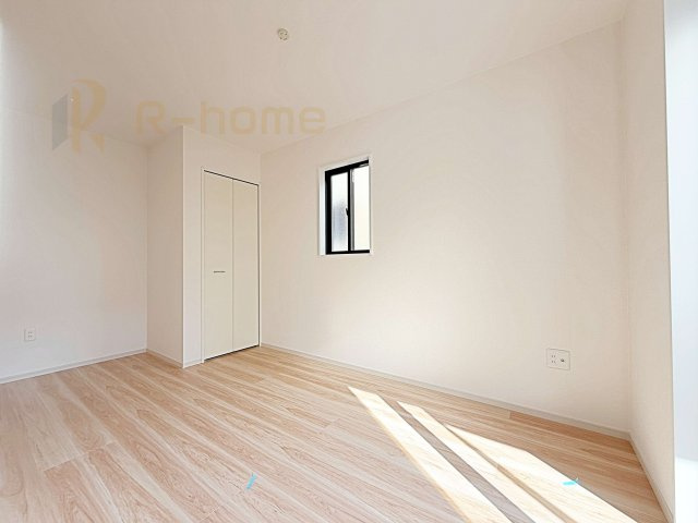 守谷市松ケ丘5期　新築戸建て　2号棟の洋室|1階洋室はゲストルーム、キッズスペースとしても利用可能♪
開放してリビングと繋げればゆとりの大空間！