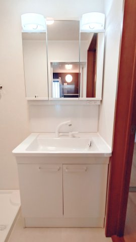 東大阪市若江南町2丁目　中古戸建の独立洗面台