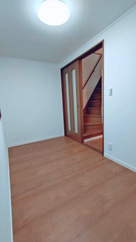 東大阪市若江南町2丁目　中古戸建の洋室