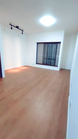 東大阪市若江南町2丁目　中古戸建の居間・リビング