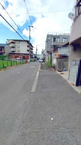 東大阪市若江南町2丁目　中古戸建の前面道路含む現地写真