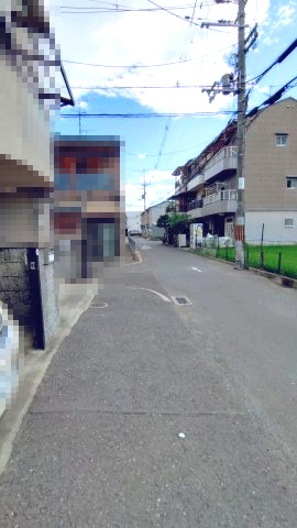 東大阪市若江南町2丁目　中古戸建の前面道路含む現地写真