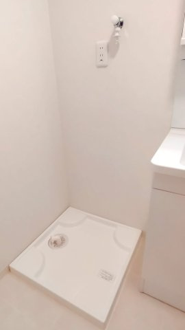 東大阪市若江南町2丁目　中古戸建のランドリースペース