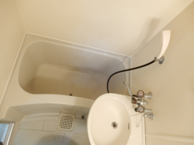 神戸市垂水区平磯４丁目の賃貸マンションの浴室
