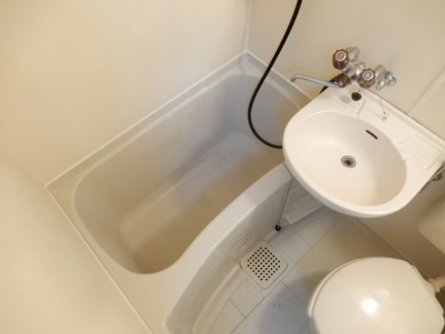 神戸市垂水区平磯４丁目の賃貸マンションの浴室