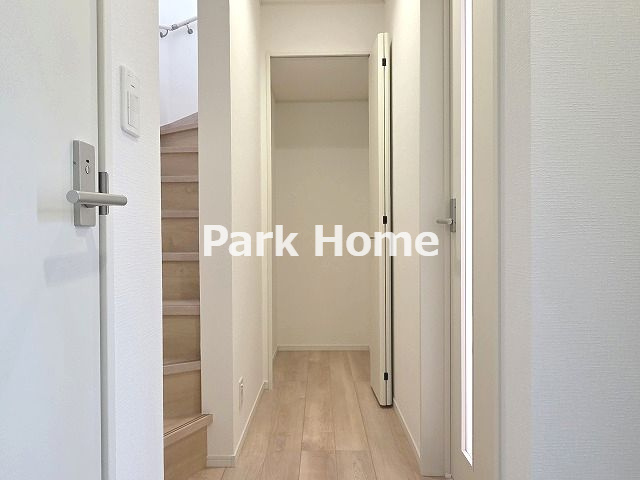 高知市薊野西町1丁目 第１-1号棟 新築戸建ての収納|１F:ホール内収納