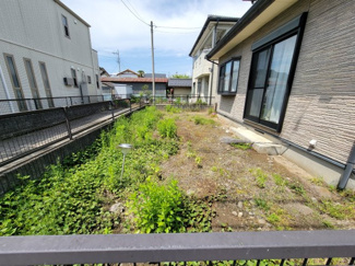【庭】 | 甲府市宮原町 Ｈ13年築中古戸建 綺麗な室内　日当良好 | 広々とした南面庭あり
