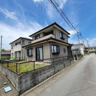 【前面道路含む現地写真】 | 甲府市宮原町 Ｈ13年築中古戸建 リニア山梨県駅徒歩15分 | リニアの開業により、東京までの移動はわずか20分台へ。さらに、リニア山梨駅と甲府駅をつなぐ交通インフラの整備が進み甲府駅の利便性も向上します。宮原町は、その両駅へのアクセス性を兼ね備えた注目エリア