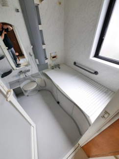 【浴室】 | 甲府市宮原町 Ｈ13年築中古戸建 リニア山梨県駅徒歩15分 | 1坪サイズバスルーム　浴室換気乾燥機付き