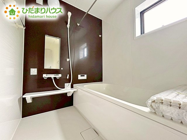 【浴室】 | 笠間市笠間第10　新築戸建　4号棟 | 広々１坪タイプの浴室！雨の日のお洗濯にも大活躍な浴室乾燥機付き