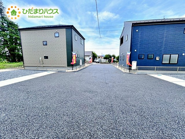 【前面道路含む現地写真】 | 笠間市笠間第10　新築戸建　4号棟 | 落ち着いた住環境が魅力的です☆