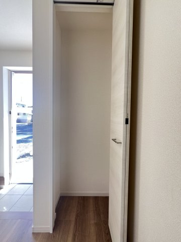 碧南市日進町（新築一戸建）の収納|玄関ホール収納